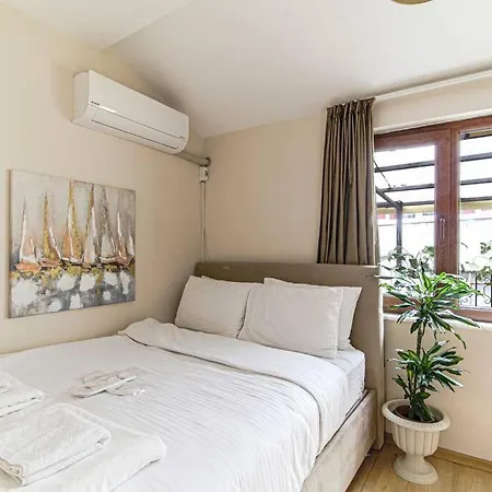 Apartamento Akkarga By Azad Homes